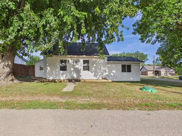 201 E 2nd St, Cyrus, MN 56323
