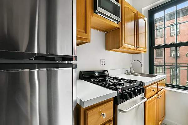 Rented by Compass | media 9