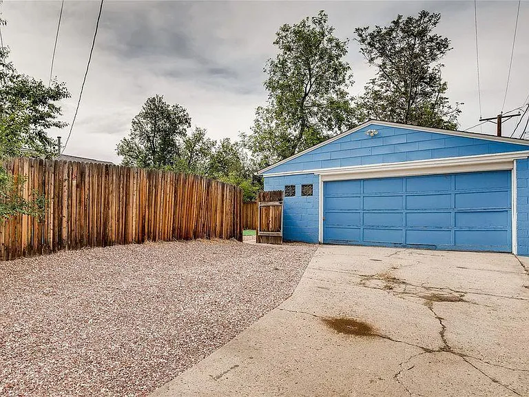 3400 Dexter St — Photo 6