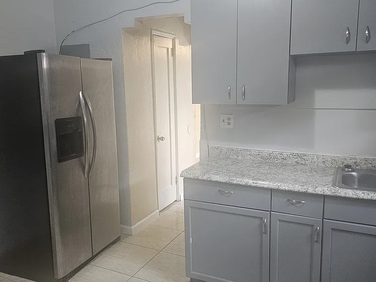 4628 NW 16th Ave — Photo 9