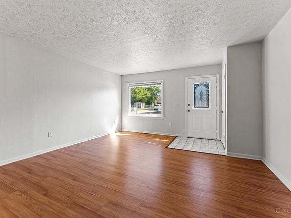 5th image of 924 Tradewind Dr