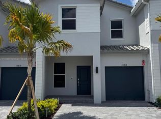 18414 SW 2nd St, Pembroke Pines, FL 33029