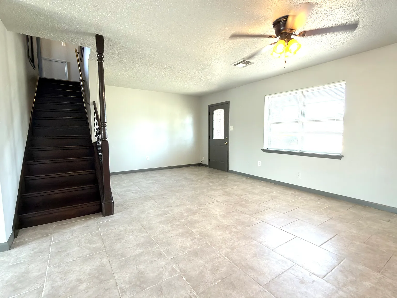 4 bed, 1500 sqft, $1,250 — Photo 2