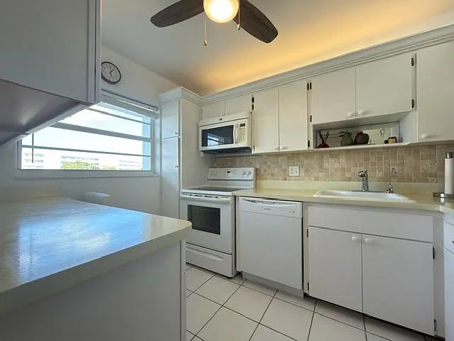 29 Yacht Club Dr #306 — Photo 13