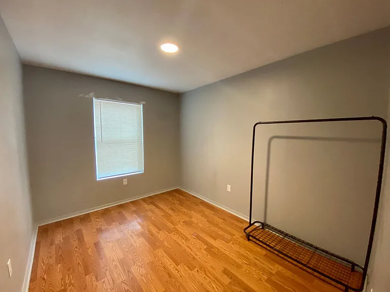 3207 Colgate St — Photo 6