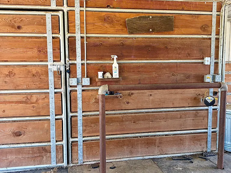 12'x12' tack/feed room with hitching post