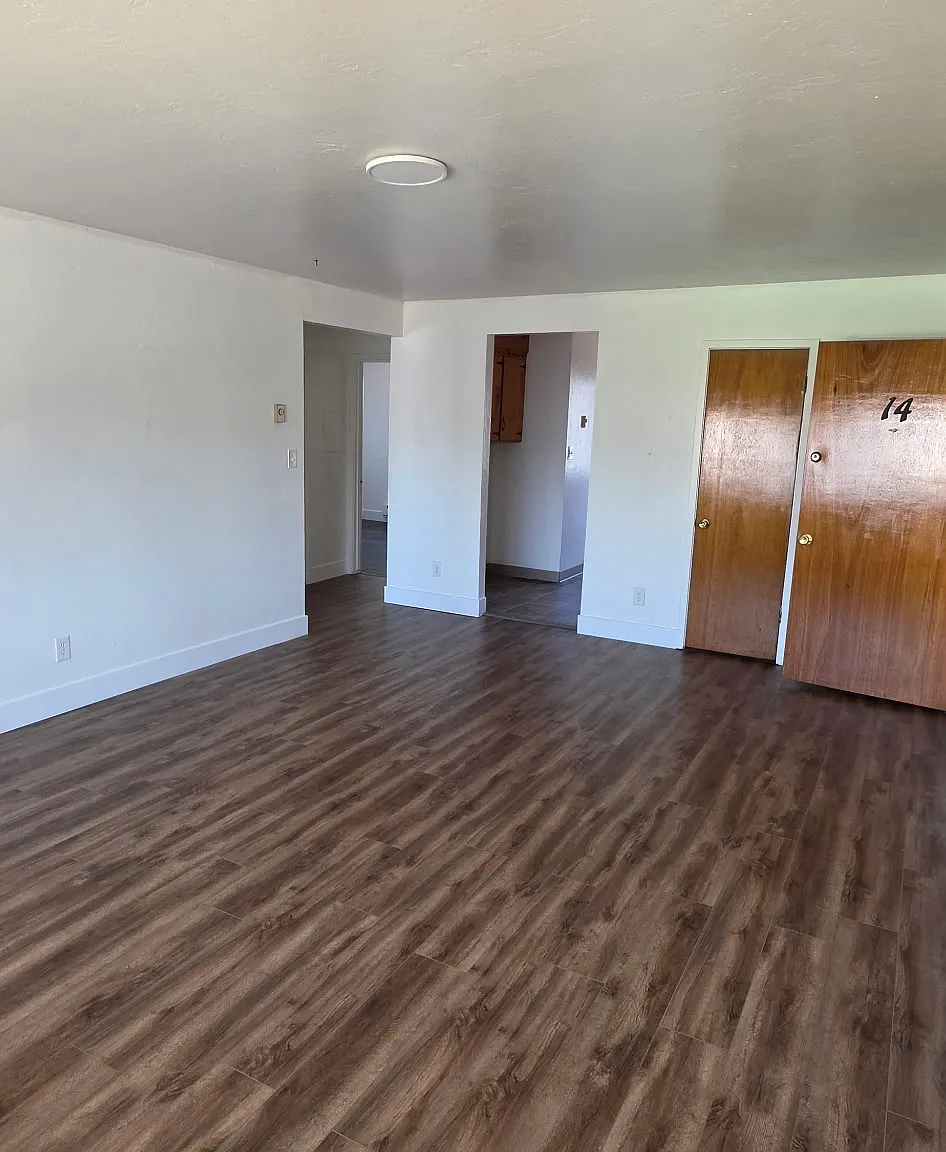 310 Moonlite Drive - 14 — Photo 3
