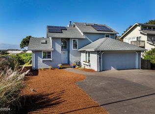 1715 NW 39th St, Lincoln City, OR