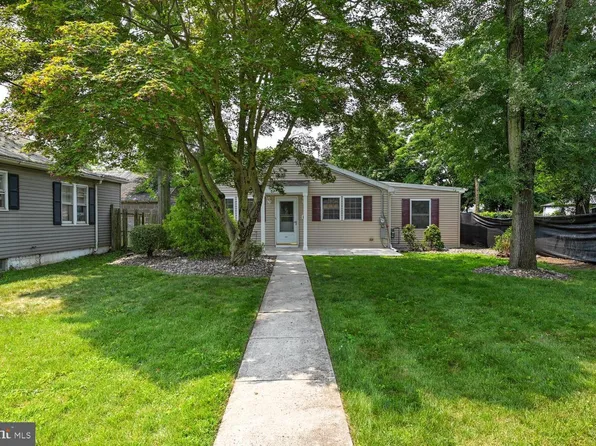 227 Randall Ave, Hamilton, NJ 08610