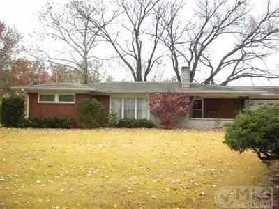 705 Summit Rd, Knob Noster, MO, 65336