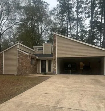431 Evergreen Dr — Photo 1