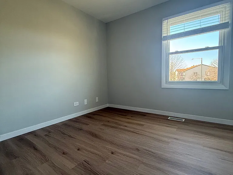 1312 Kingsbury Dr #B — Photo 7