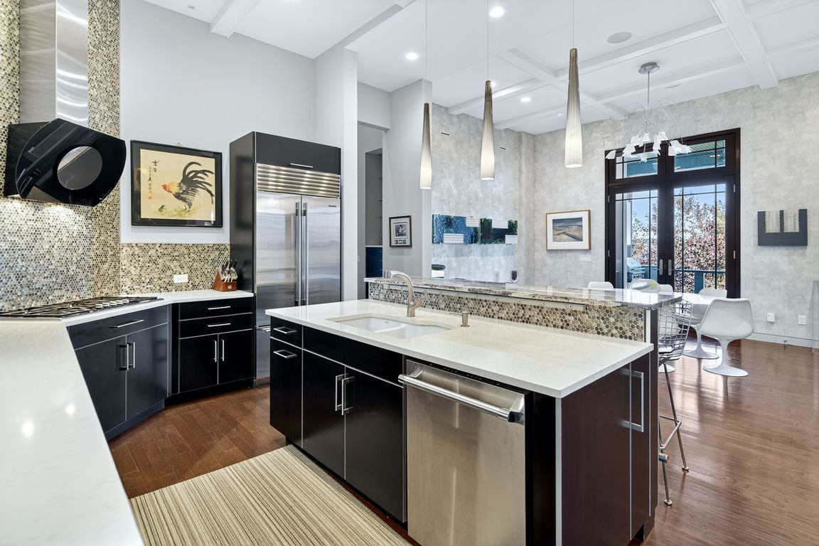 next background image