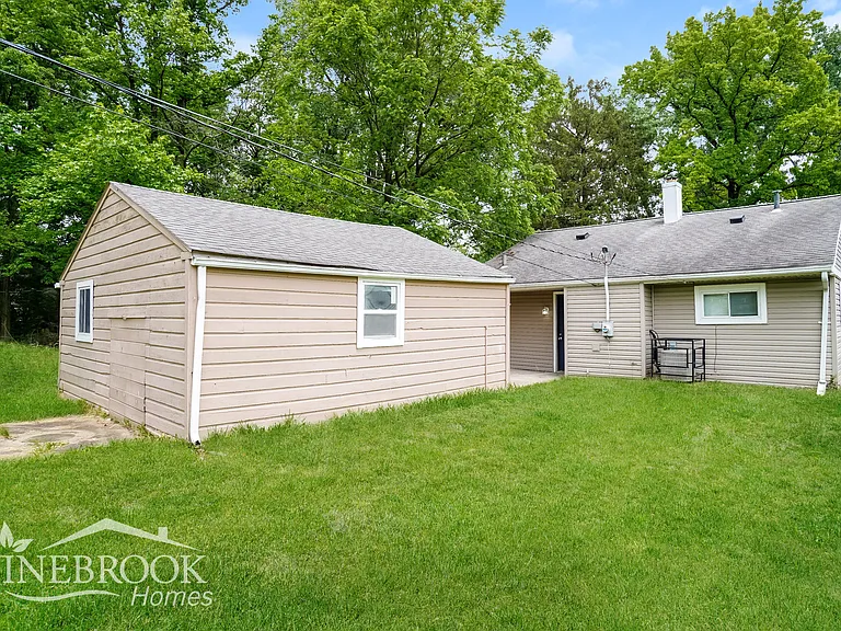 1747 Brentnell Ave — Photo 15