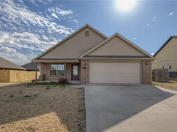 709 NW 64th Ave, Bentonville, AR 72713