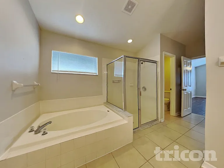 6816 Monarch Park Dr — Photo 10