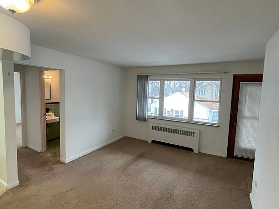 4th image of 2834 Coolidge Hwy APT 33