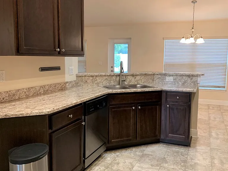 3273 SW Rosser Blvd — Photo 4
