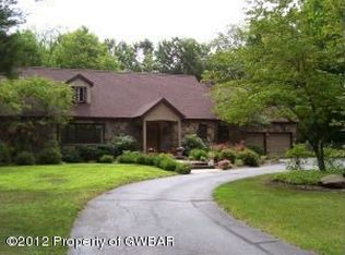 529 Country Club Rd, Dallas, PA 18612