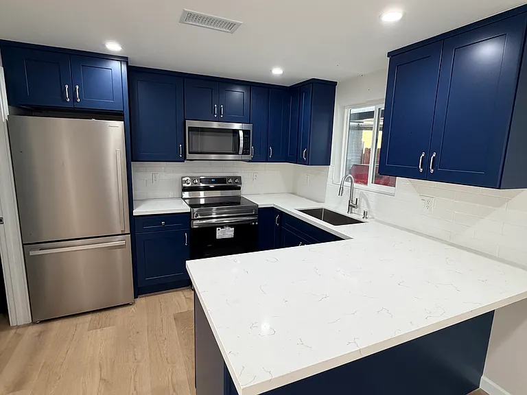 1516 E 5th St #H — Photo 7