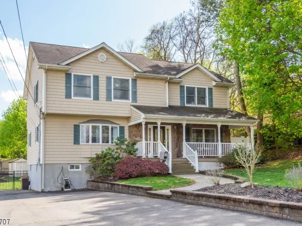 19 Evans Rd, Riverdale Boro, NJ 07457