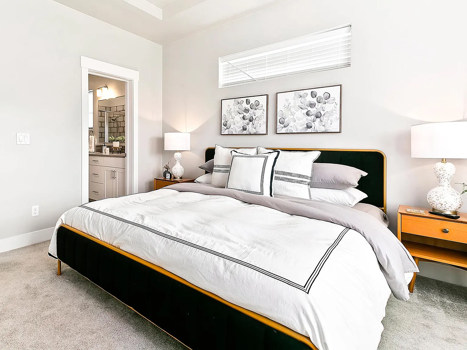 2035 E Oakcrest Dr — Photo 3