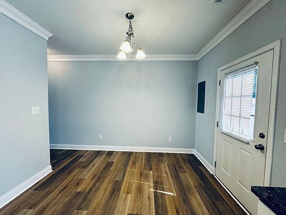 5th image of 824 Wiggington Rd #103