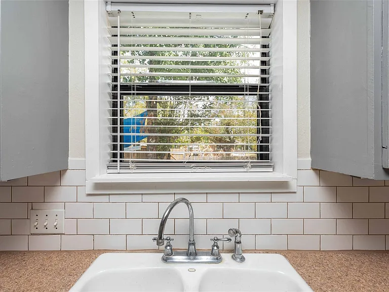 406 Lexington Rd #1 — Photo 13