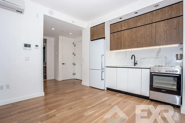 Rented by EXR | media 19