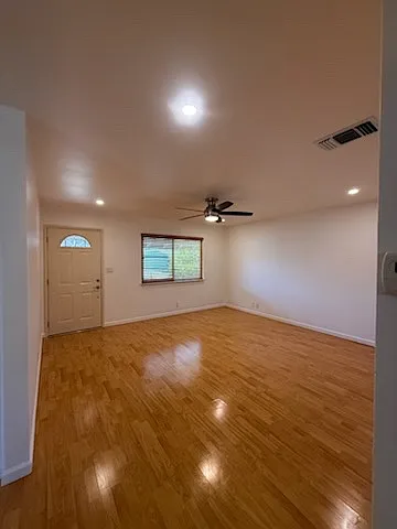 3 bed, 1228 sqft, $2,900 — Photo 2