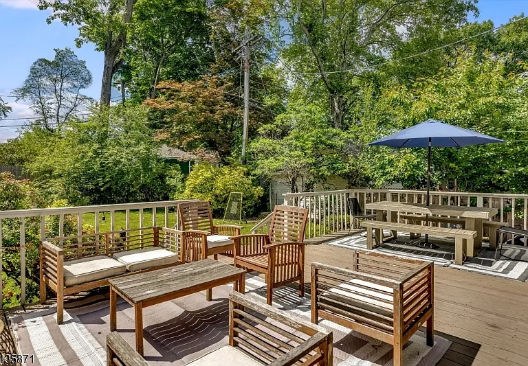 242 Forest Ave — Photo 44