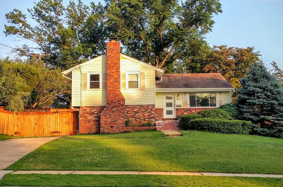 1st image of 6821 Dean Dr