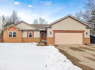 732 5th St, Marysville, MI 48040