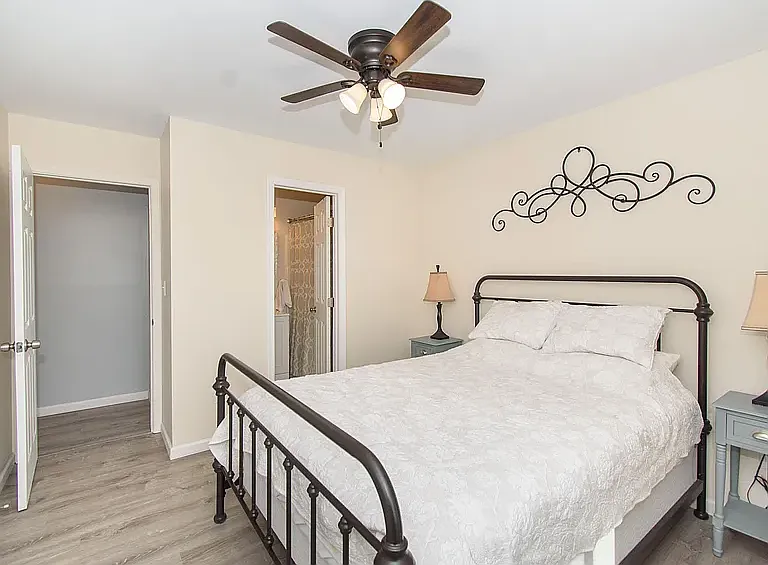 1426 Sandy Cir #1426 — Photo 3