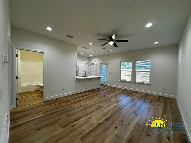 787 Navy St #A — Photo 3