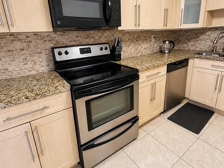 3161 S Ocean Dr #803 — Photo 15