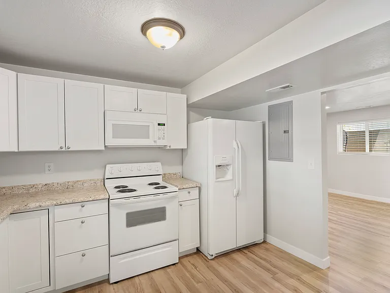 2569 N 2900 E — Photo 5