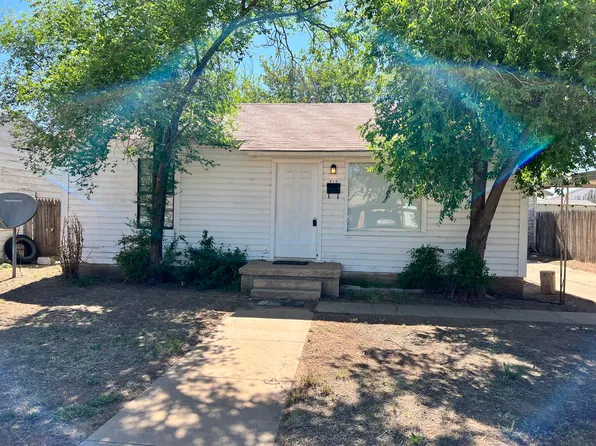717 N Maxwell Ave, Tulia, TX 79088