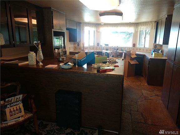 5th image of 2112 Mountain View Ave W