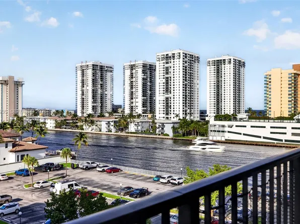 1000 Parkview Dr APT 715, Hallandale, FL 33009