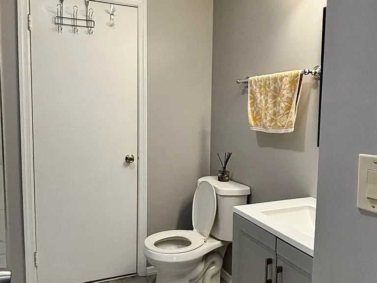 198 Tulip Ln — Photo 10
