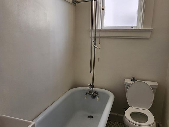 5th image of 681 Mira Monte Pl APT 4