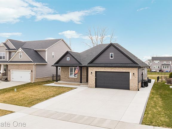 3rd image of 71649 Dolores Dr