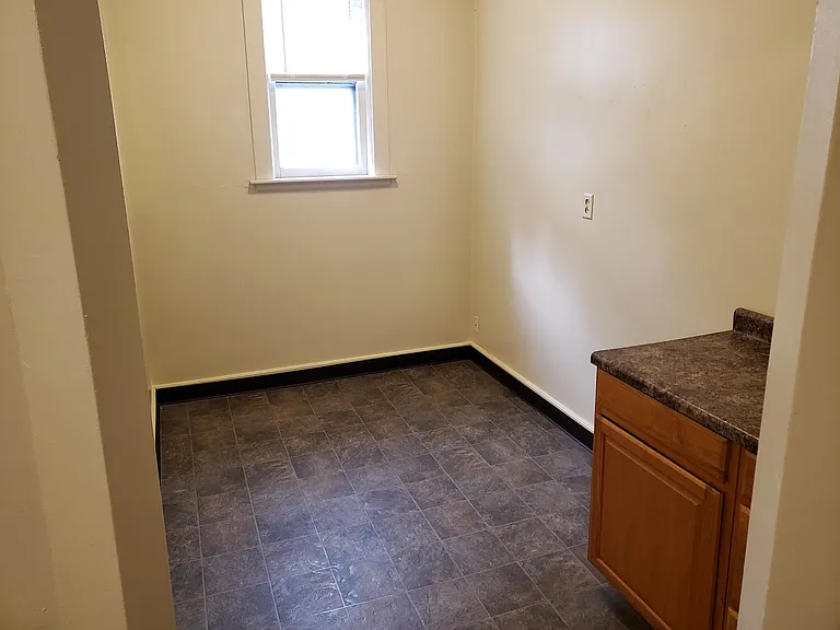 721 E 1st St #7 — Photo 3