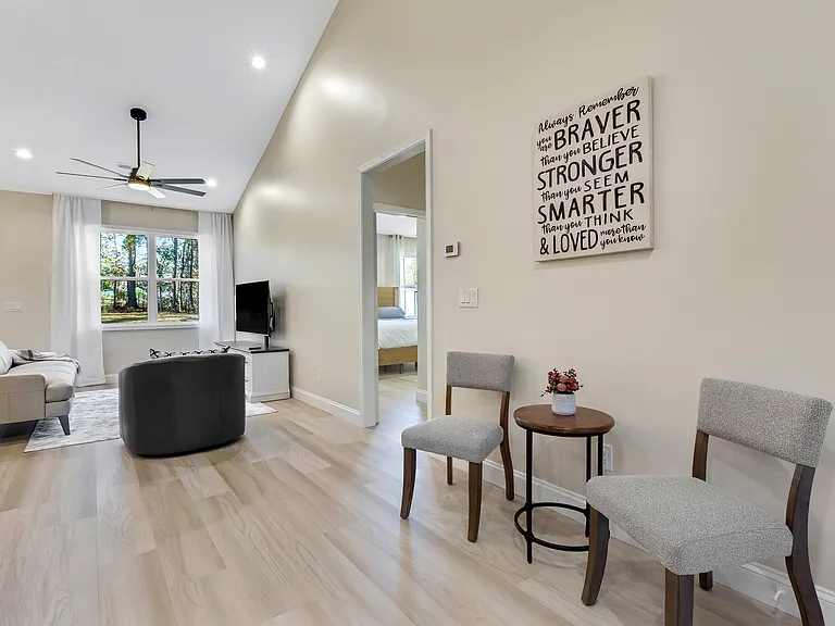 170 Weaver Rd #B — Photo 7