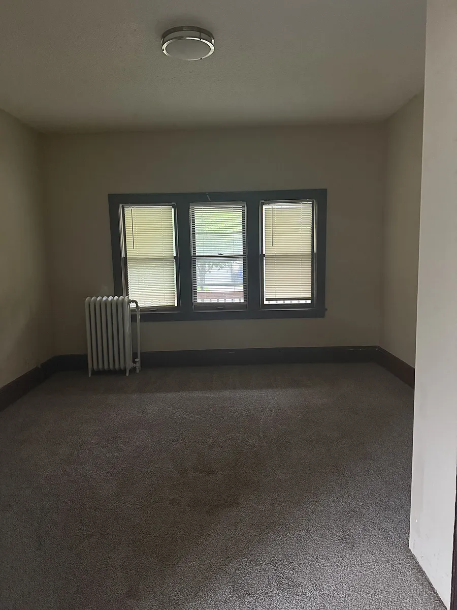 Building Photo - 694 Sims Ave E #1