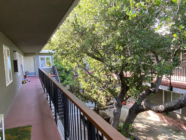 6049 Claremont Ave #E — Photo 9