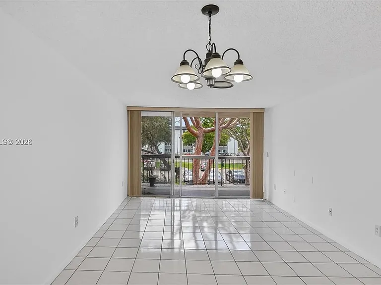 10975 SW 107th St #202 — Photo 10
