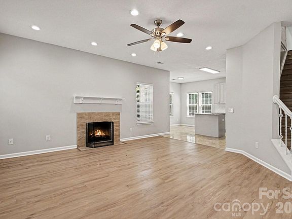 5th image of 13319 Damson Dr