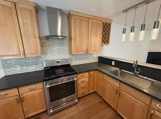 1402 Carmelita Ave, Burlingame, CA 94010